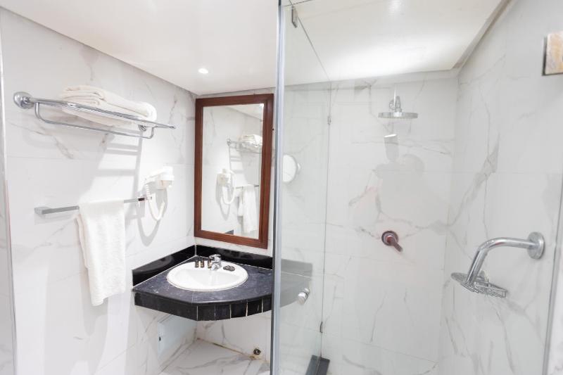 Quadruple Room image 1
