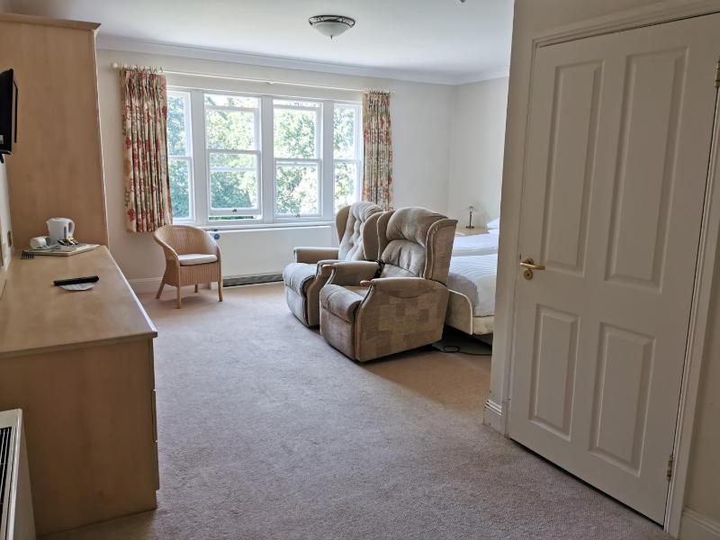 The Grove Hotel - image 4