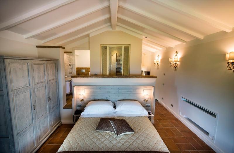 Superior Suite image 4