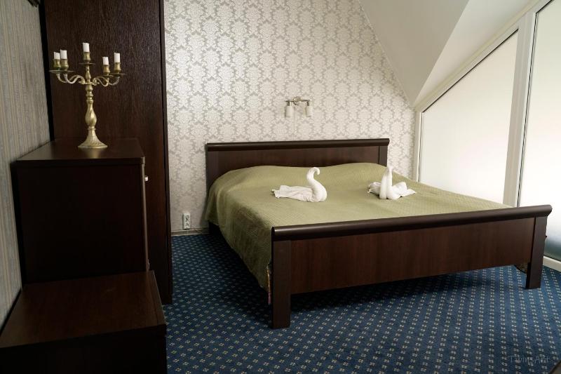 Triple Room With Private Shower image 3