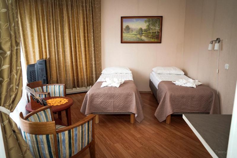 Family Room  image 4