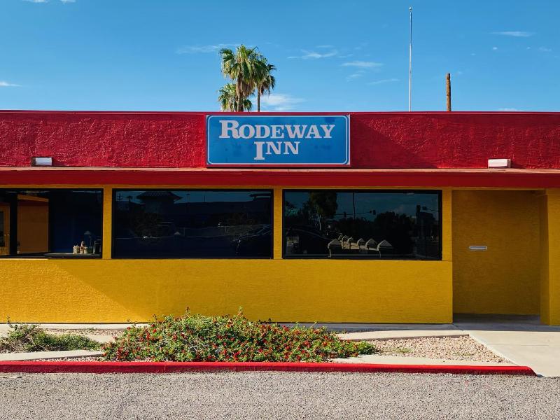 Rodeway Inn Old Town Scottsdale - image 5