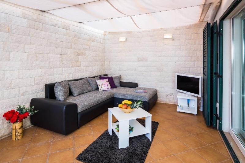 Maki Apartments - image 13