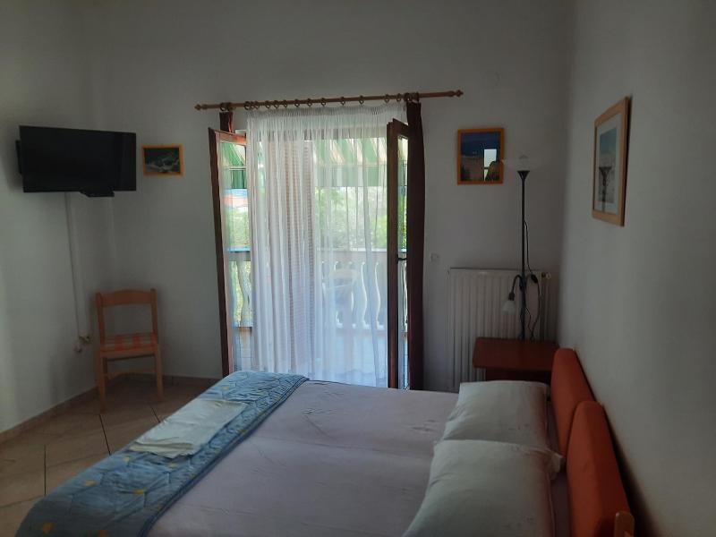 One-Bedroom Apartment with Balcony image 2