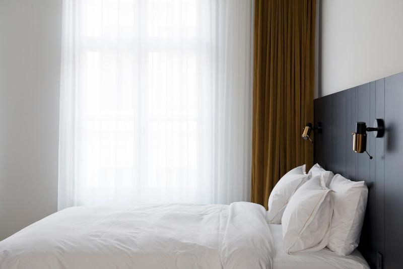 Superior King Room image 2