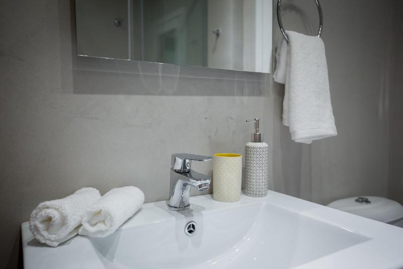 Absolute Athens II - image 10