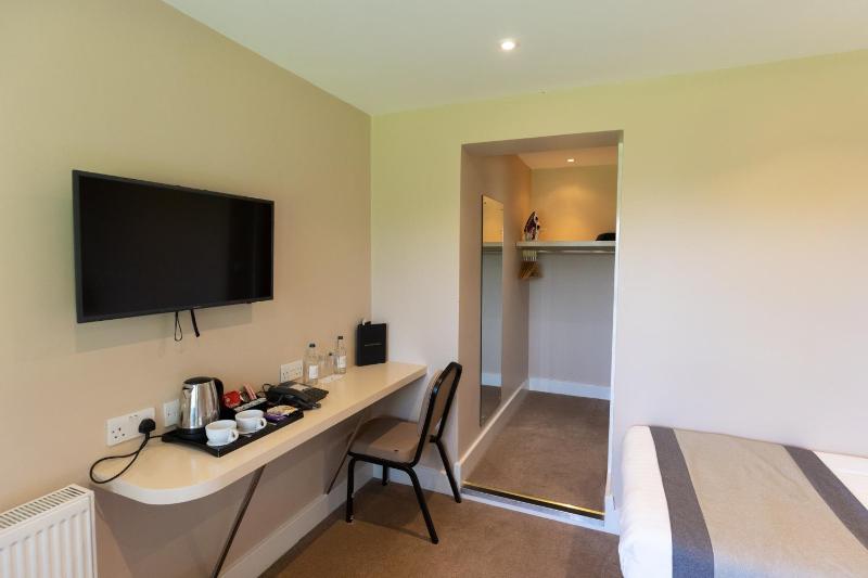 Double Room image 2
