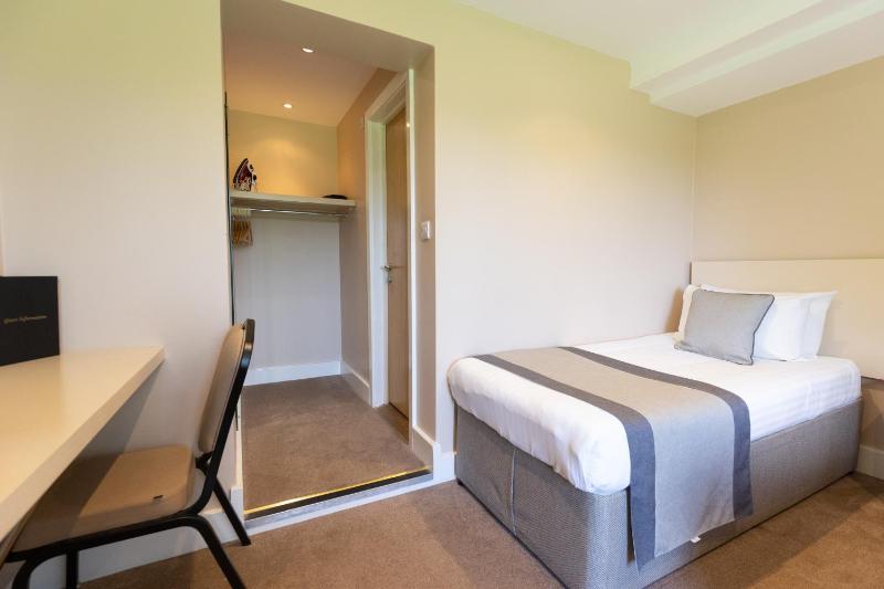 Single Room image 2