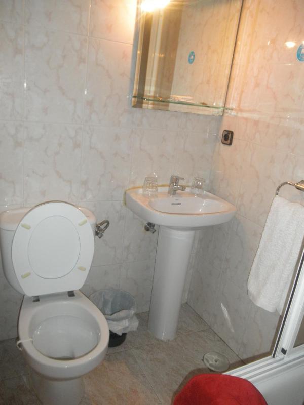 Double or Twin Room with Extra Bed image 2