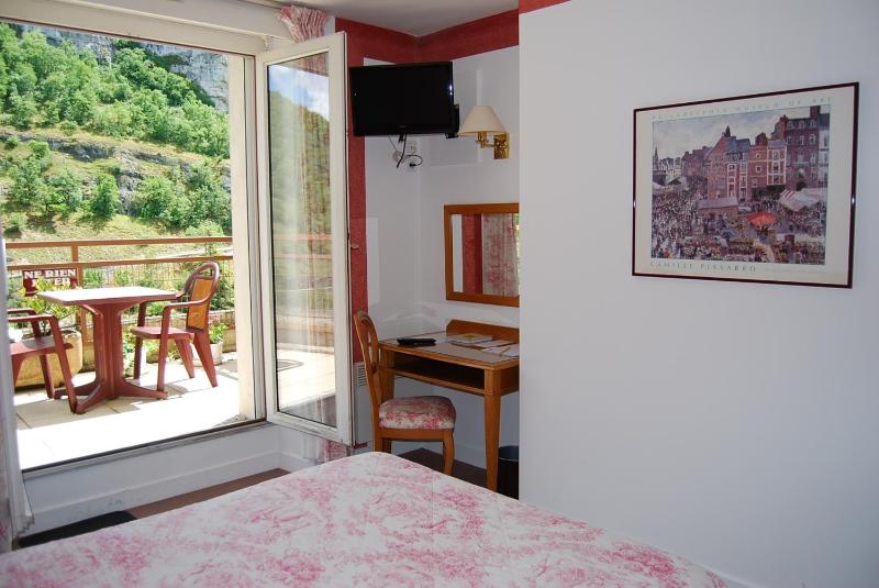 Superior Double Room with Terrace and valley view image 1