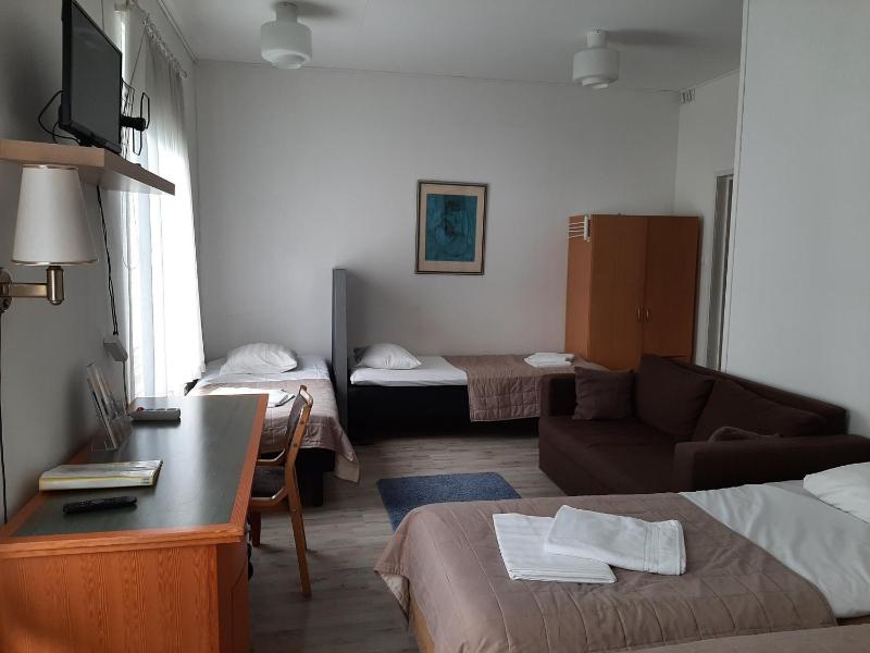 Family Room (2 Adults + 2 Children) image 3