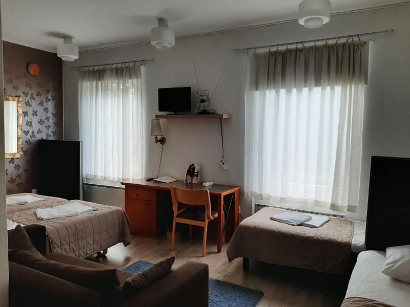Family Room (2 Adults + 2 Children) image 1