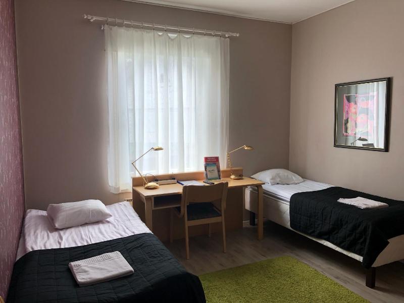 Twin Room with Shared Bathroom image 1