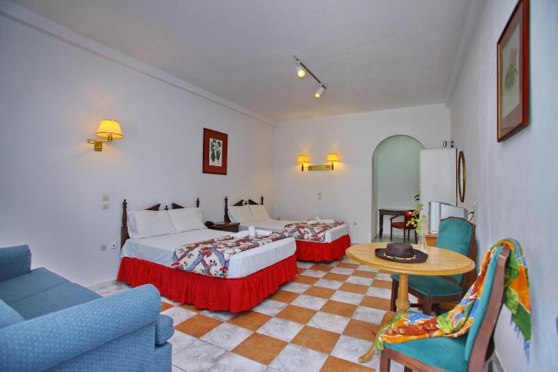 Dolphin Hotel - image 32