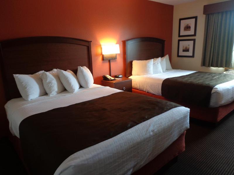 Queen Room with Two Queen Beds - Non-Smoking image 1