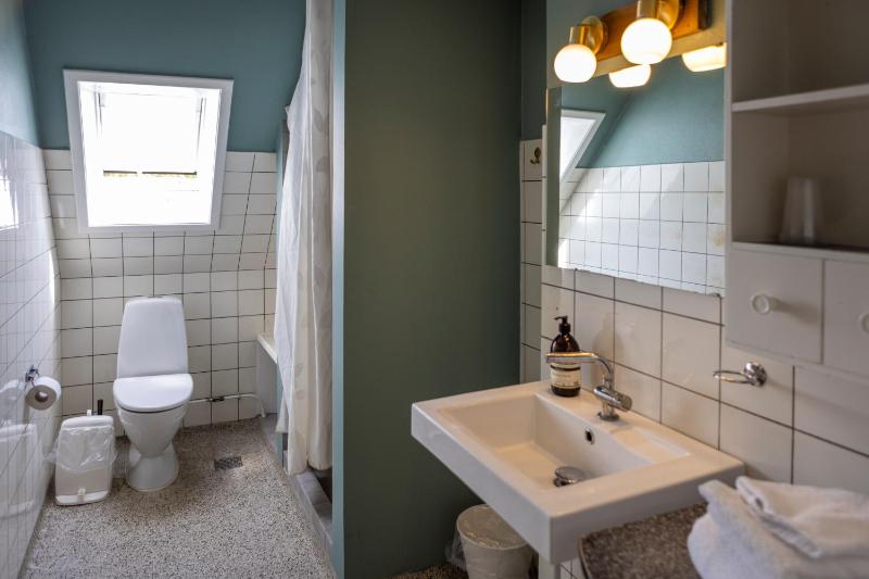 Economy Double or Twin Room image 3