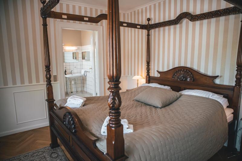 Standard Double or Twin Room image 4