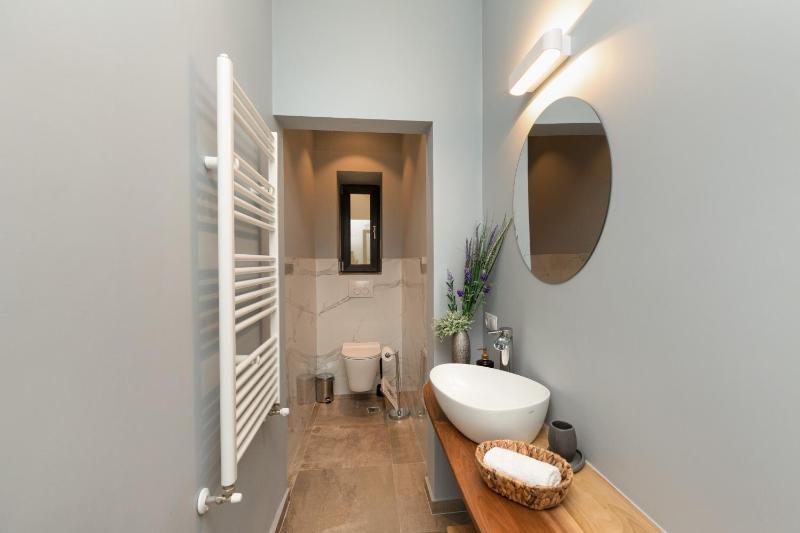 Deluxe Apartment image 2