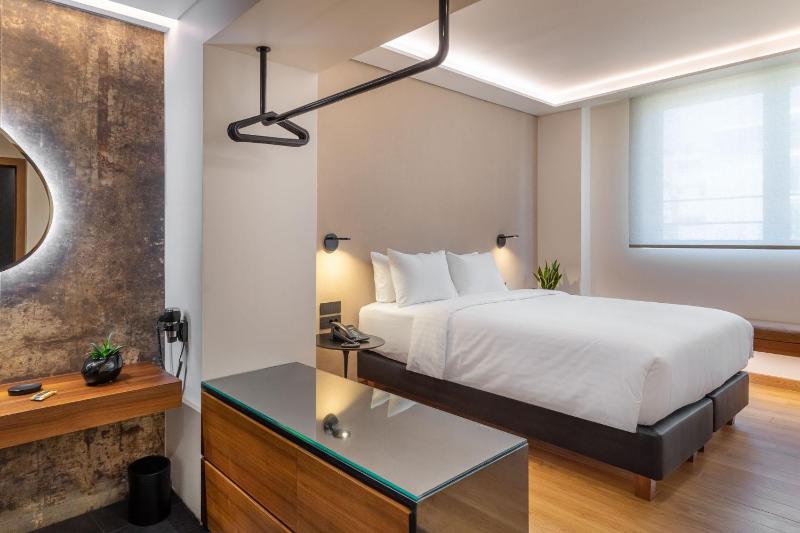 Double or Twin Room image 3