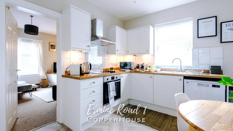 Designer apartments for City Breaks in Chester - image 1