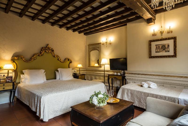 Junior Suite with Extra Bed image 3