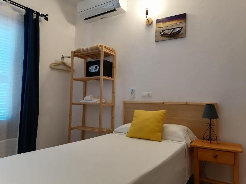 Single Room image 1