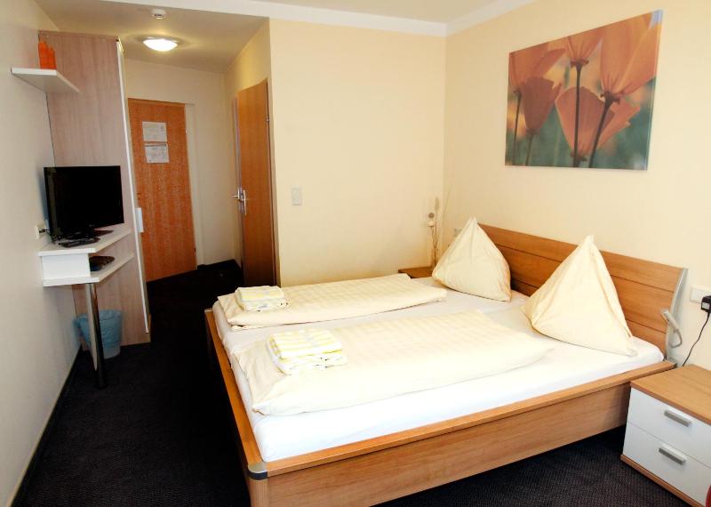 Double or Twin Room image 2