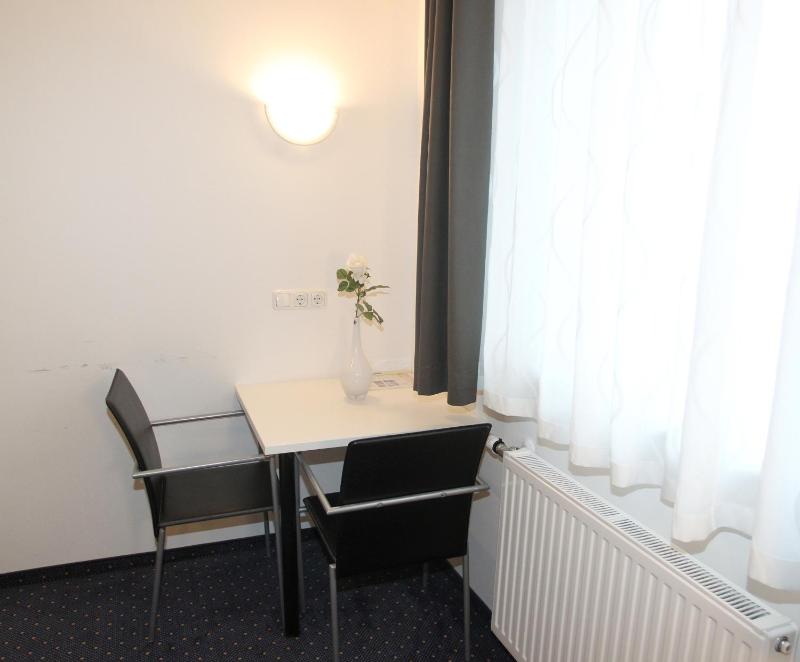 Triple Room image 3