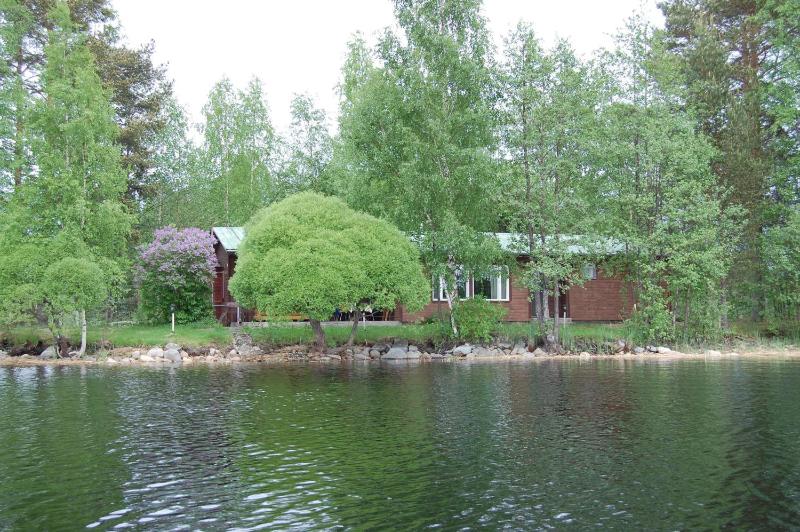 Three-Bedroom Villa with Sauna image 1