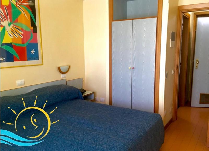 Double or Twin Room image 3