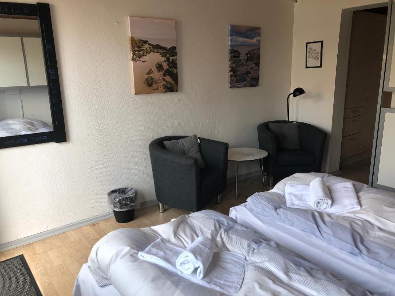Double or Twin Room image 2