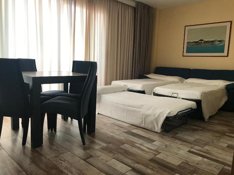 Junior Suite (2 Adults + 3 Children) image 2