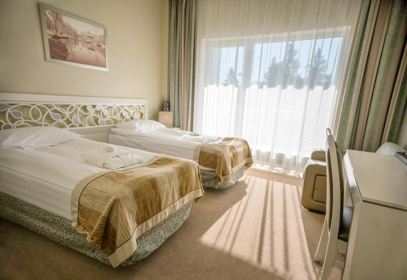 Twin Room with Balcony - with Waterpark and Spa Access image 2