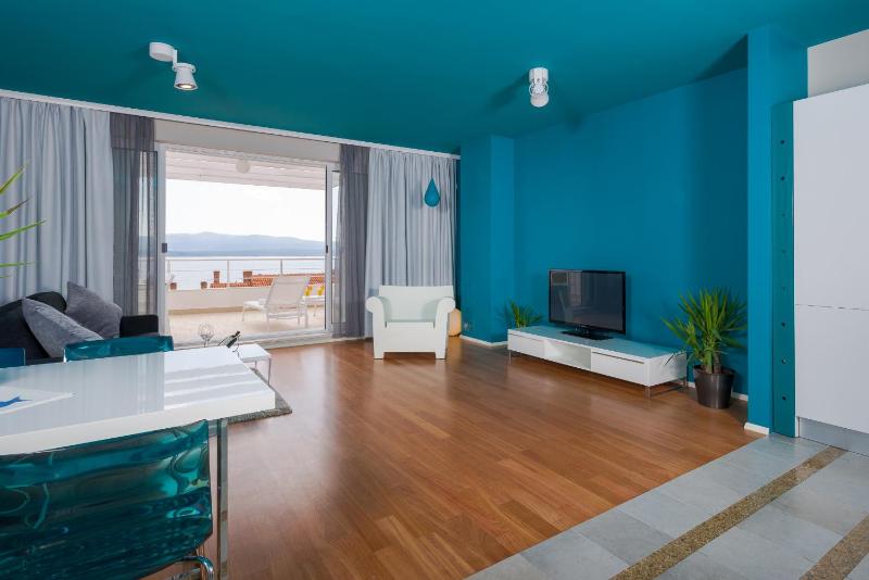 Superior Two-Bedroom Apartment with Sea View image 1