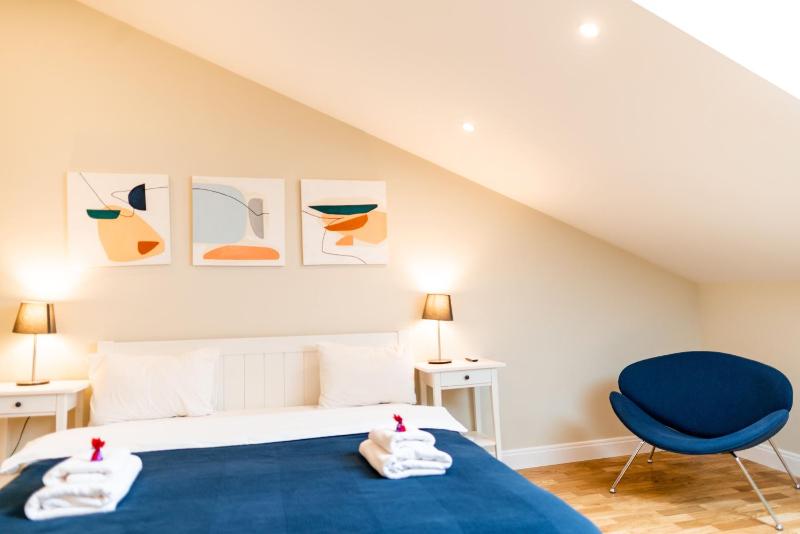 Standard Double Room image 3