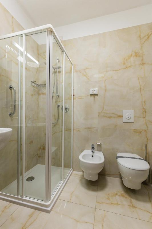 Standard Double or Twin Room image 4