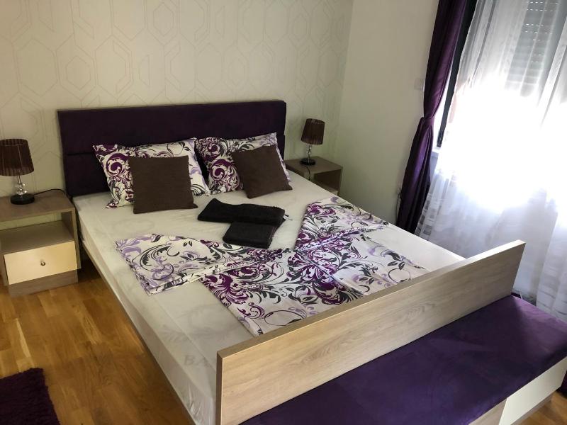 One-Bedroom Apartment image 4