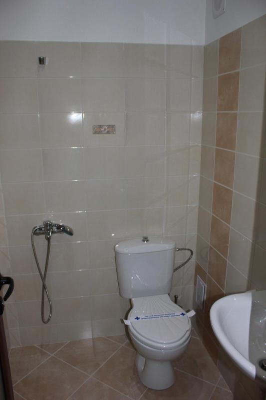 Twin Room image 3
