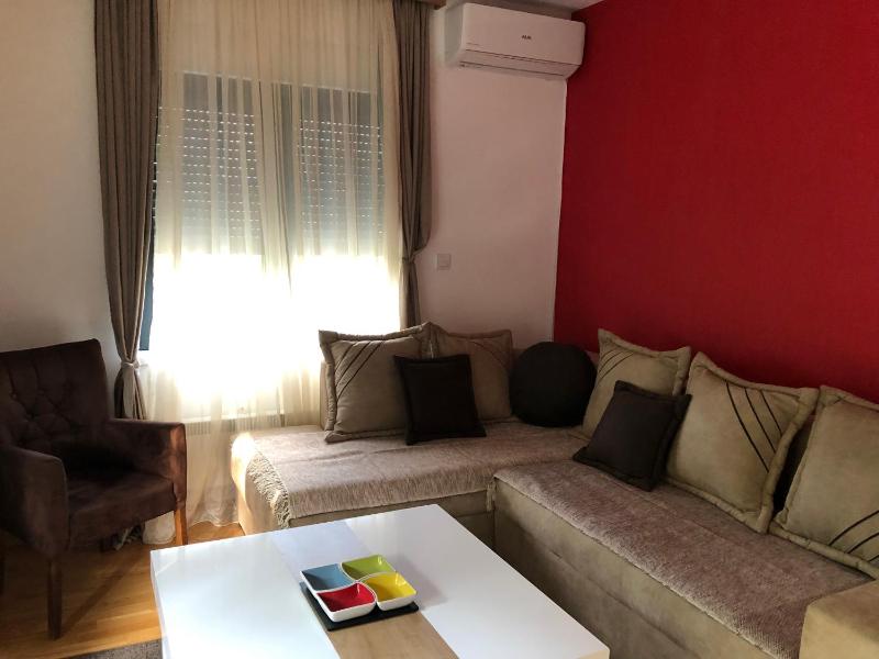 One-Bedroom Apartment image 2