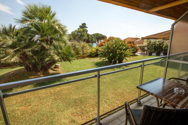 Comfort Double Room Garden View with Terrace image 2