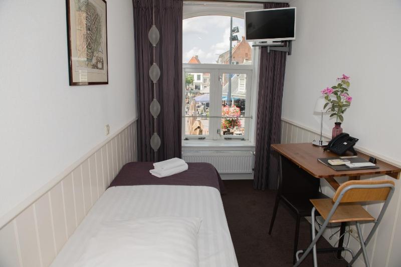 Single Room image 1