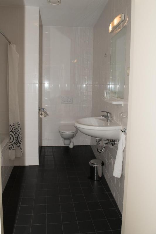 Deluxe Double Room image 3