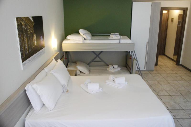 Quadruple Room image 1