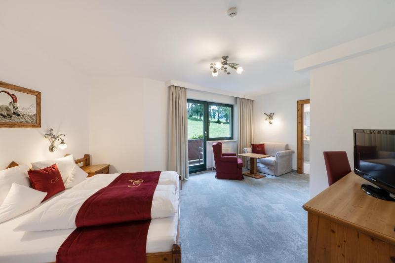 Standard Double Room image 3