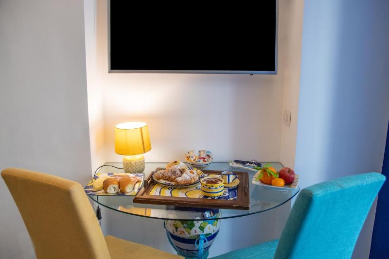 Double or Twin Room with Private Bathroom image 3