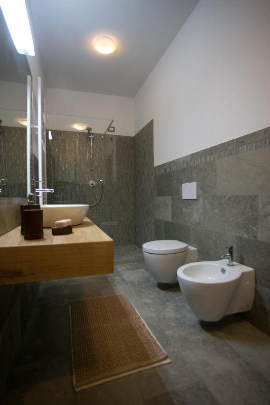 Quadruple Room with Private External Bathroom image 3
