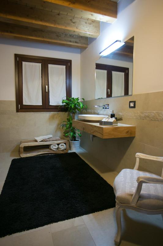 Double Room with Private External Bathroom image 2