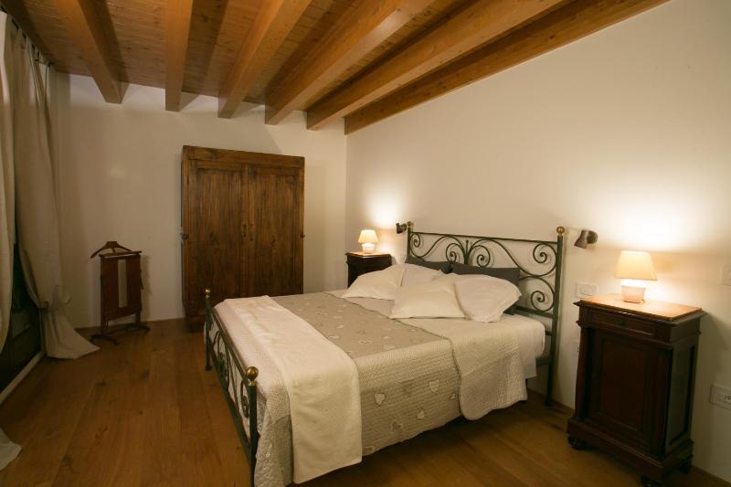 Double Room with Private External Bathroom image 3