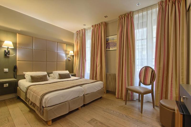 Standard Double or Twin Room image 1