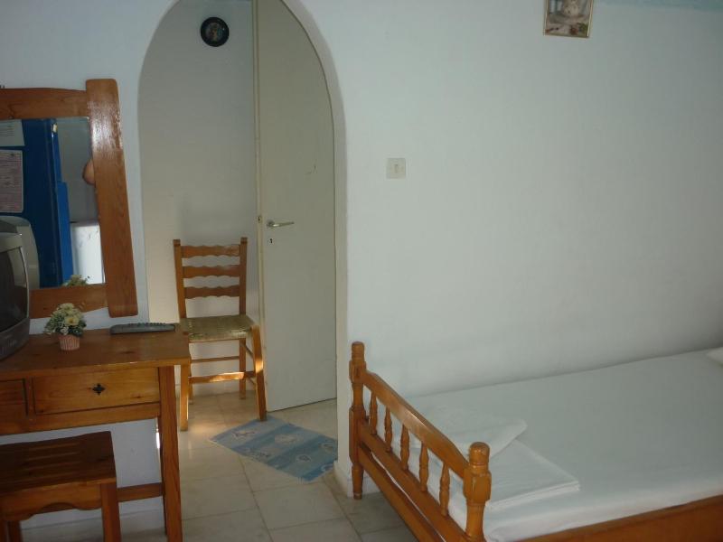 Double Room with Garden View image 4